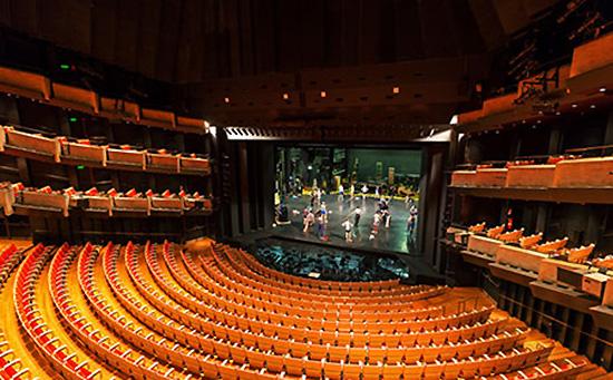 シドニー・オペラハウスでリハーサル中のオーストラリア・バレエ団